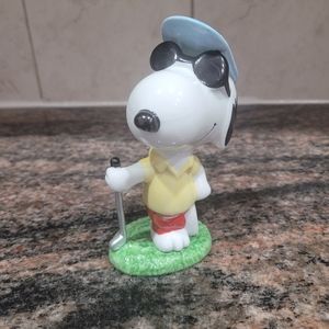 Golfing Snoopy